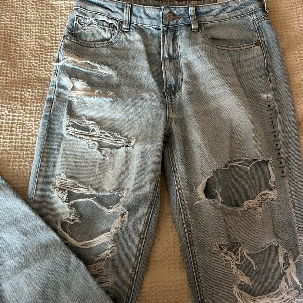 NWT American Eagle Mom Jeans